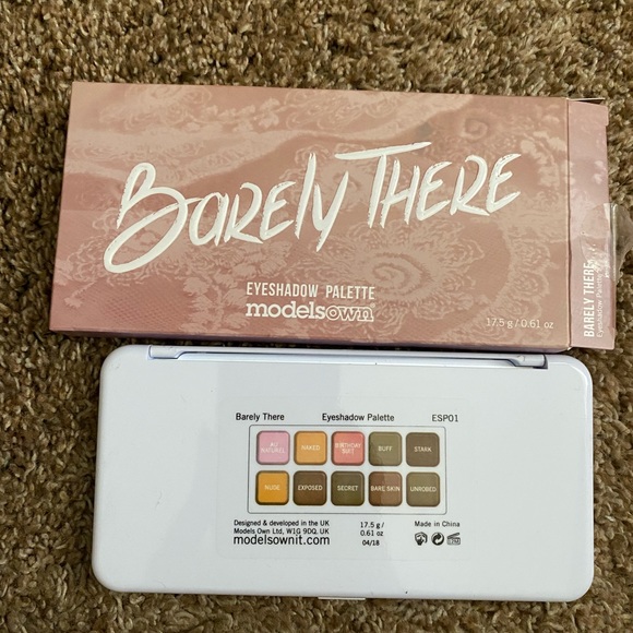 Models Own | NWB Barely There Eyeshadow Palette - Picture 5 of 6
